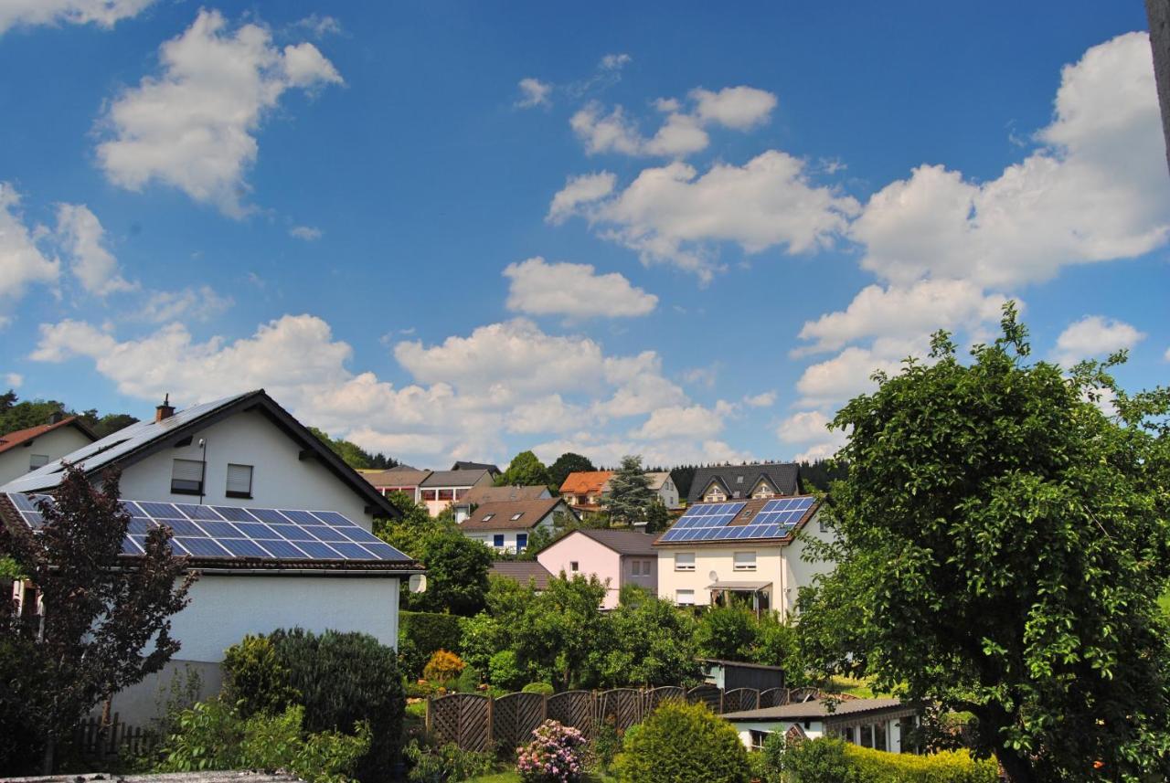 Stilvolles Eifelhaus Am Nuerburgring Mit Eigenem Garten Boos Exterior photo